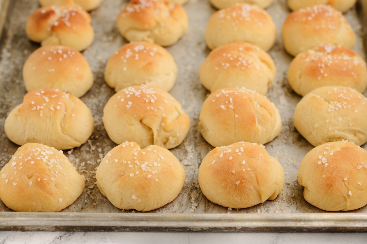 dinner rolls 