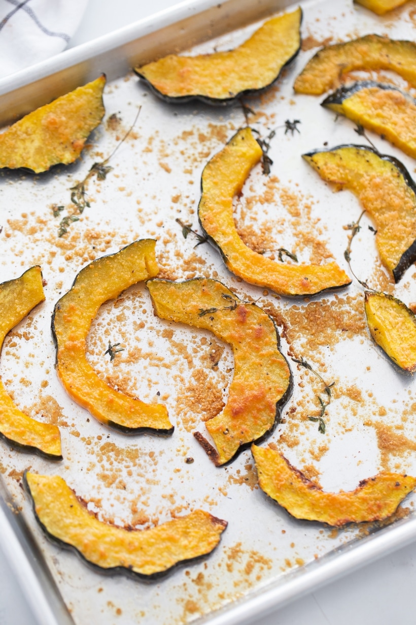 Olive oil, woody-spiced thyme, freshly grated Parmesan and some necessary alone time in the oven, are all that’s standing between you and this delicious Parmesan Roasted Acorn Squash for dinner. acorn squash