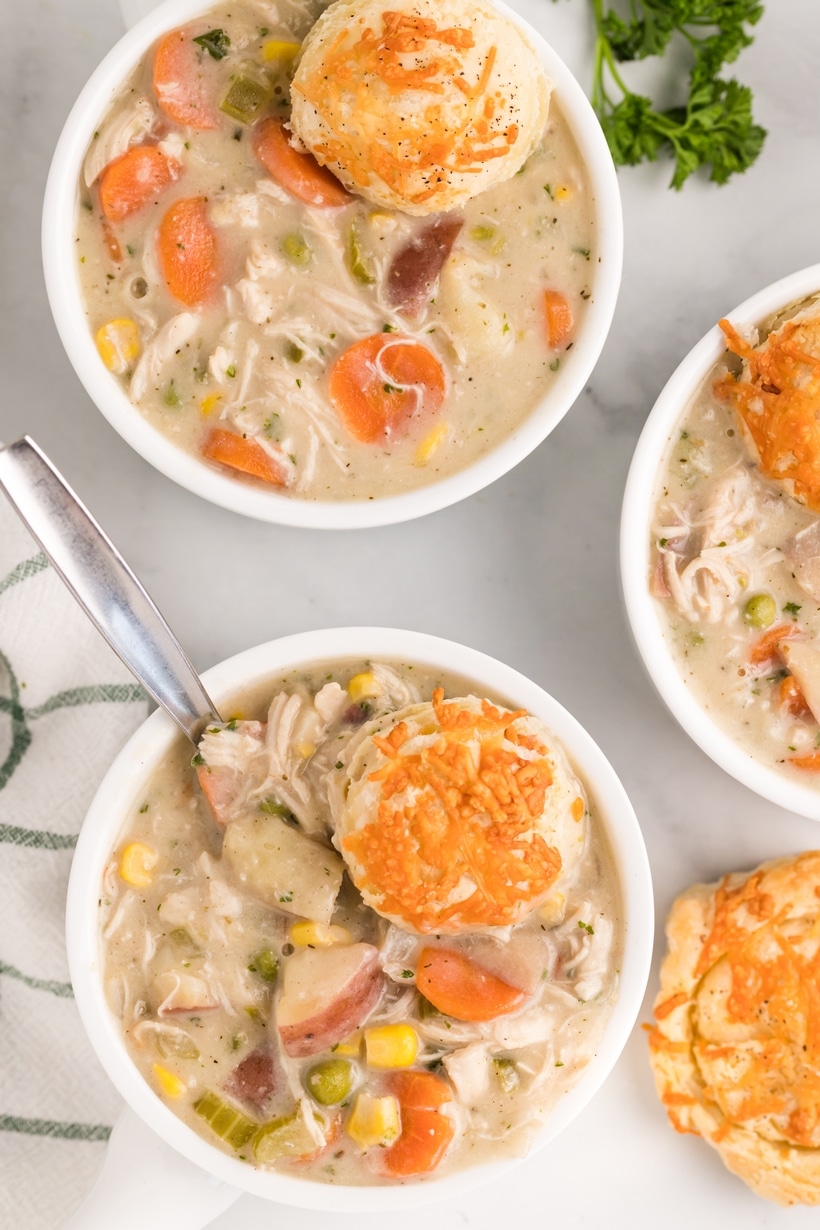 Chicken Pot Pie Soup - a thick and creamy base, with lots of body and richness. All the best flavors of chicken pot pie, but in soup form. chicken pot pie soup recipe