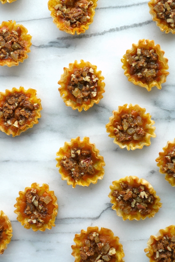 Pumpkin Pie Bites with Gingerbread Streusel 
