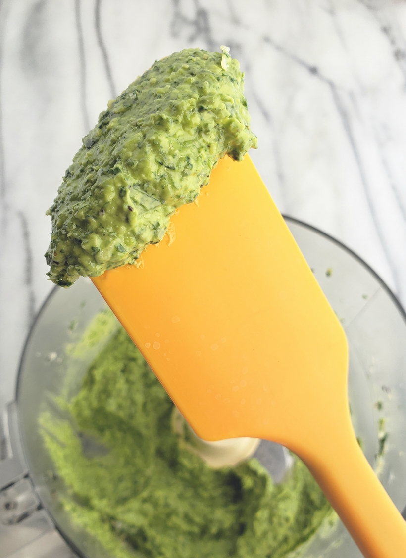 Use up your  leftover parsley with this deliciously, flavorful Garlicky, Cheesy Parsley Bread. It's the perfect side dish for a bowl of pasta. #noblepig #parsley #garlicbread