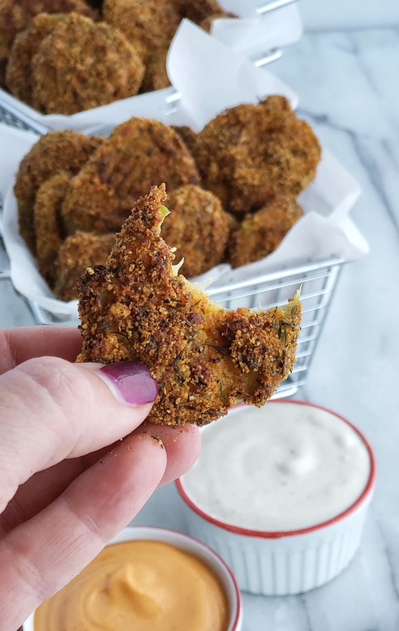 Whip up these Low Carb Air Fryer Pickles in minutes. The perfect guiltless snack for any gathering. #lowcarb #keto