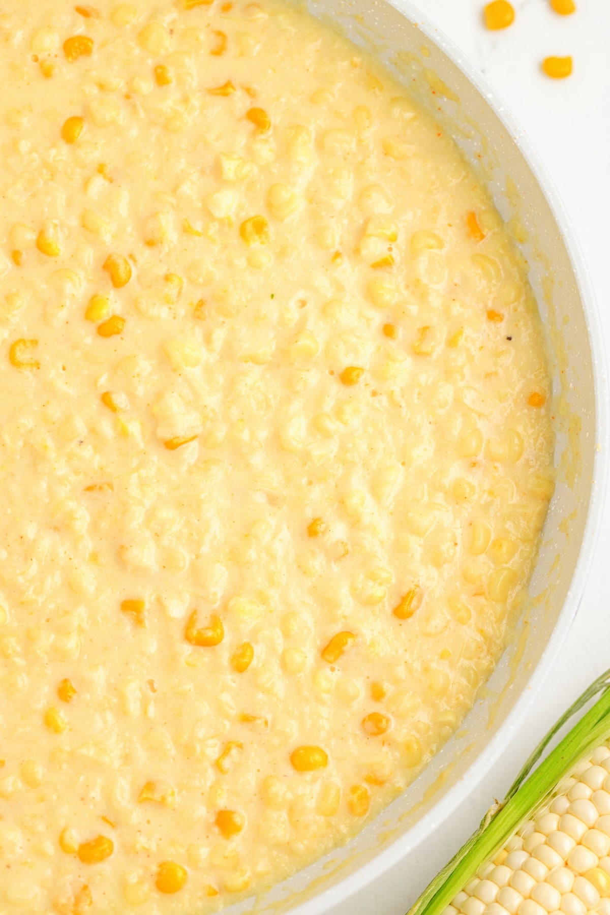 Making the most of sweet summer corn takes this fresh creamed corn to the next level. It’s one of those classic American side dishes that’s always a hit at barbecues. creamed corn side dish