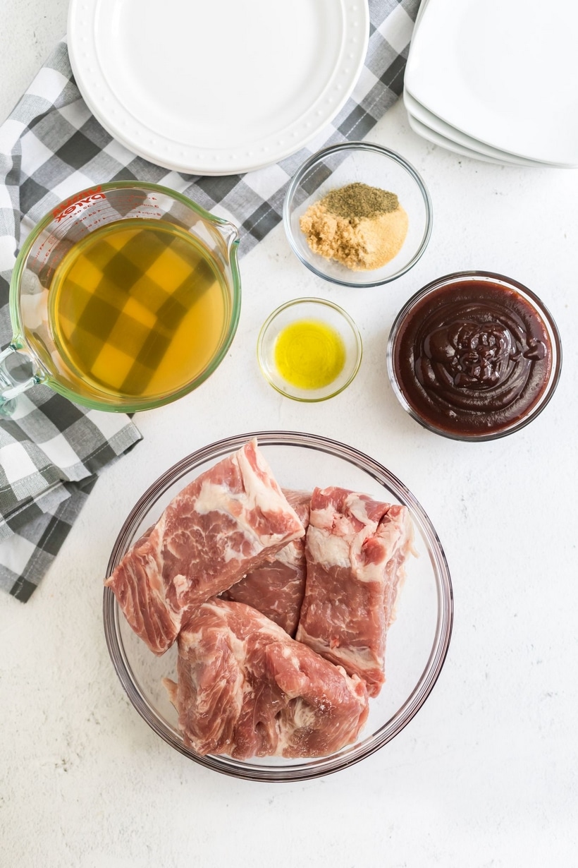 Instant Pot Pulled Pork with barbecue sauce is made to be piled high on your favorite bun. This flavor-packed pulled pork is fall-apart tender and will be ready in no-time for dinner tonight. instant pot easy pulled pork