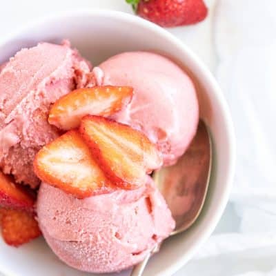 strawberry frozen yogurt