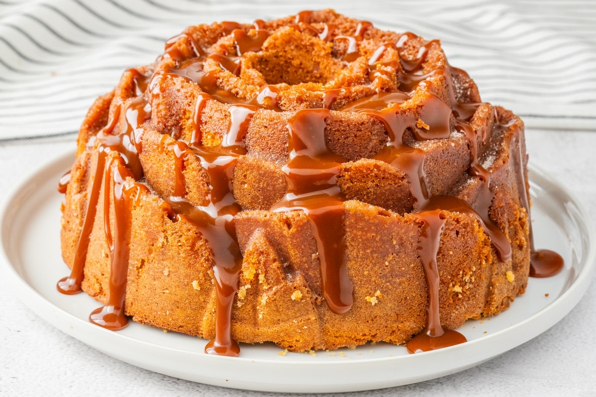 churro bundt cake