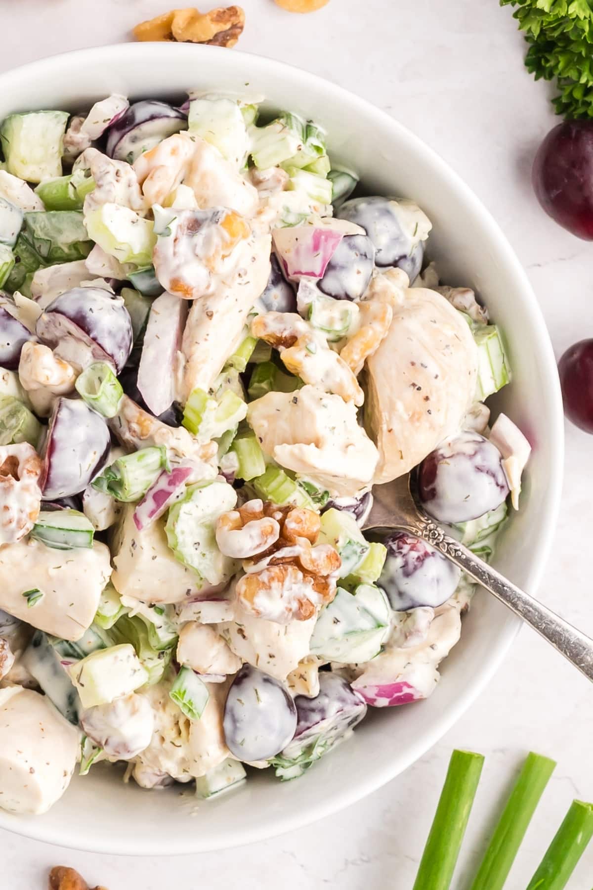 Try this delicious chicken salad with grapes for a refreshing and flavorful meal. Quick and easy to make, it's a perfect option for any occasion. chicken salad with grapes and walnuts