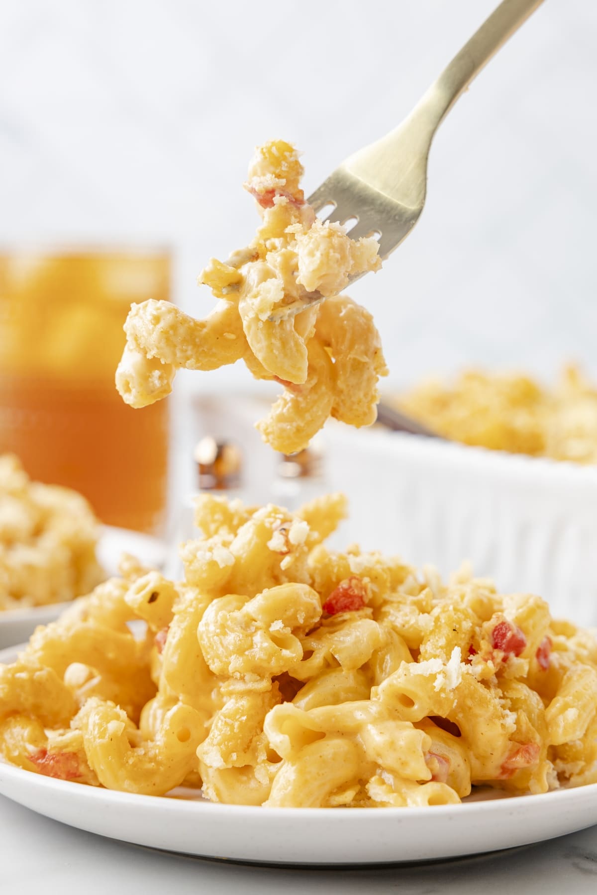 If you love pimento cheese in any form, you'll go crazy for it with macaroni. My pimento macaroni and cheese blends two Southern classics into one mouthwatering dish. The creamy cheese sauce, pimento peppers and crushed Ritz cracker topping make this a favorite side dish. macaroni and pimento cheese