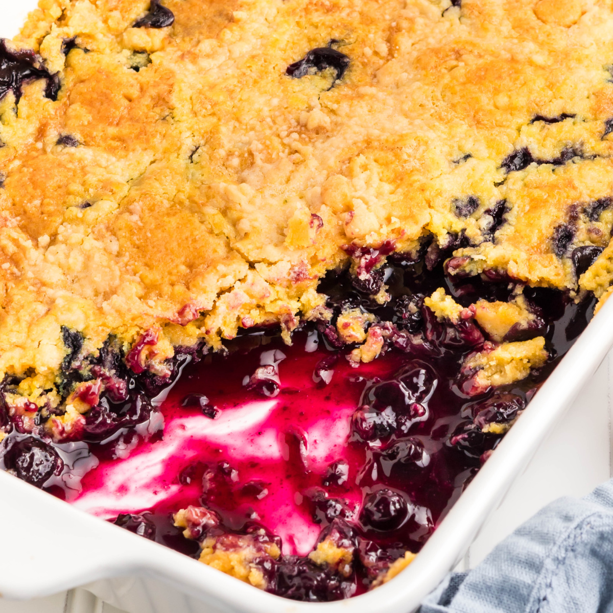 Blueberry Dump Cake with Pie Filling and Fresh Berries